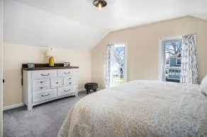 Gorgeous, stylish Muskegon Home - in wonderful Lakeside District! - Image 5