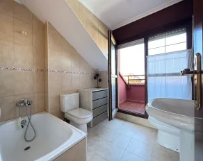 Semi-detached house with private garden and communal pool - Image 4