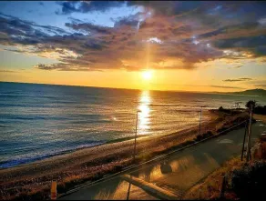 Beachfront apartment 6- 9 places. Amenities: free wi-fi, barbecue... - Image 4