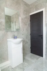 Modern 2 bedroom house -near Leeds - Image 3