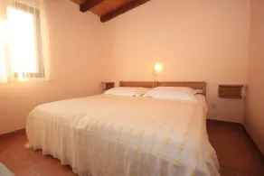 2-Zimmer-Ferienwohnung am Strand Bucht Magrovica - Telascica, Dugi otok (A-8139-b) - Image 3