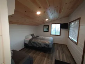\"Twins East\" Waterfront property and micro cabin- 10 minutes from Watkins Glen! - Image 4