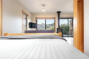 Granite (FS4) - Freycinet Holiday Houses - Image 2