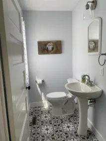 644 Walnut, Large Renovated Cottage in Central Lakeside - Image 5
