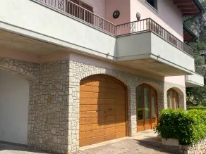 Apartment Villa in Limone Sul Garda - Image 3