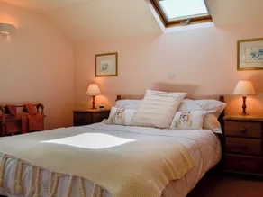 3 bedroom accommodation in Oldcroft, Lydney - Image 5