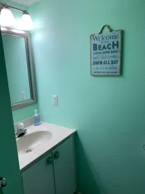 #1 Vrbo Rated Surf City Condo!  1 min walk to Beach & Pool!  1 Bedroom + Bunks 😃 - Image 4
