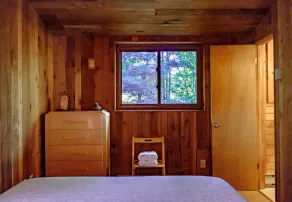 Koppla av i fridfulla privata avskilda skogar, berg - Image 5