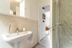 Schöne Wohnung in Colonno mit Blick auf den Comer See mit Pool und herrlichem Blick - Image 2