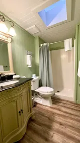 Splinterny renovering Sea Breeze Cottage med privat dok, adgang til Bimini Bay - Image 5