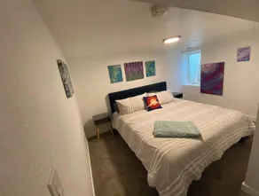 Artsy Platt Park Guest Suite for up to 4, Walk Everywhere, Great for Long Term!! - Image 4
