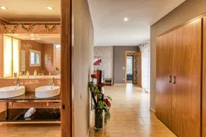 Chalet „Casa Nadia“ mit Bergblick, privatem Innenpool und WLAN - Image 2