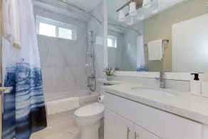 Superb Convenient North Delta Vacation Home with 6 Bed and 6 Bath - Image 3