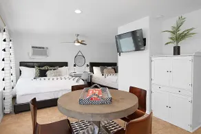 The Nest - Palm Desert Private Pool Home on Golf Course close to El Paseo Street - Image 5
