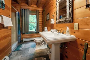 🐾Halls on Mooselookmeguntic - Beautiful Log Home on Mooselookmeguntic Lake, dog friendly - Image 3