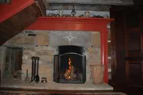 Peaceful historic log cabin getaway on 30 acres - NO cleaning fee! - Image 2