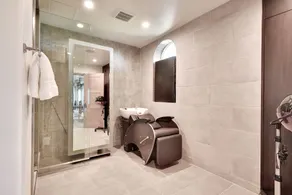 Luxury Resort Style Hollywood Hills Villa - Image 4