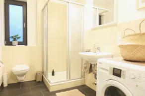 ★NOUVEAU★ Appartement moderne | proche de la ville | place de parking - Image 4