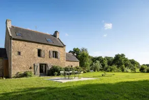 Hunaudaye Gîte – Pool Domaine du Bois Riou Dinan - Image 5