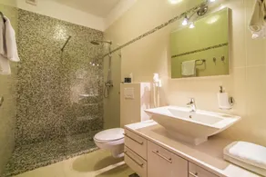 Mirca in Supetar With 7 Bedrooms and 6 Bathrooms - Image 4