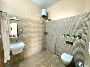 Private Garden Villa by Ganges. 2BK with beautiful Garden/Kitchen/Wi-Fi/Parking - Image 2