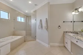 Charming 2 Story Retreat home - Image 5
