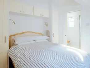 2 bedroom accommodation in Ratley - Image 5