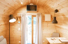 Deluxe Chalet (18sqm) with hot tub and terrace for up to 3 people - Image 2