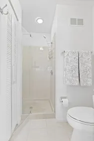 Peaceful Lakeview Condo • 2 Pools • Minutes to IMG & Beaches  - Image 5