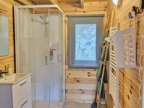 Chalet confortable 4 pers, nature et activités, proche Laval - Image 3