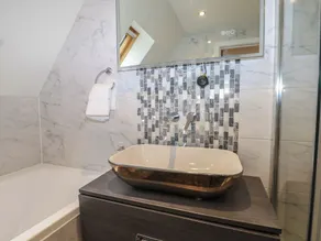 Woodlands House - Image 3