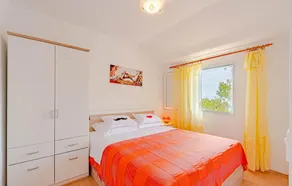 Preciosa casa de 4 habitaciones en Prigradica - Image 2