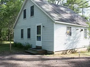 Water Front Cape Style Cottage - Image 4