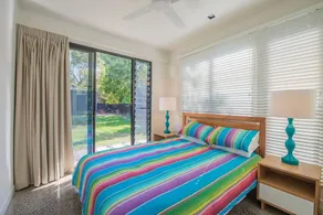Magnificent architect designed 4 Bedroom Straddie Beach House centrally... - Image 5
