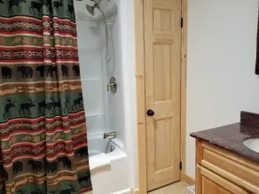 WARRENSBURG LOG CABIN - Image 3