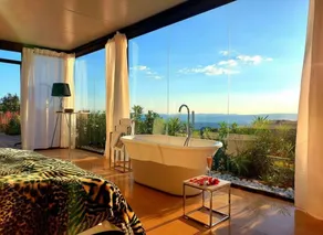Stunning Glass Suite with private plunge pool - Image 4