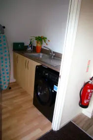 Ladysmith House (4 bedrooms) Serviced Accomodation - Image 2