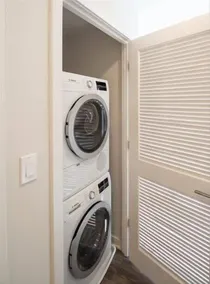 Large 1BR  | Washer + Dryer | Crystal City Arlington | by GLS - Image 2
