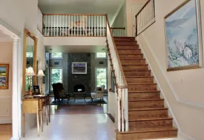 Secluded mansion on 2 acres - Image 3