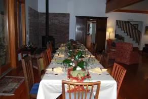 4 Bedroom upscale neighborhood open concept HomeChildren 15yrs+ - Image 5