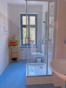 Unique vacation apartment for 6 to 8 people with a historic ambience - Image 5