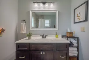 Peaceful Lower Downtown Bandera, King Bed, Pet Friendly w/ Large Fenced Yard! - Image 3