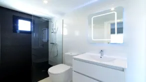 LUXE 2 LIT APPARTEMENT PENTHOUSE, un emplacement privilégié, à seulement 700 METRES DE LA PLAGE - Image 2