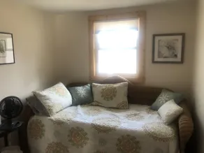 The quiet cottage on a large lot for privacy - Image 5