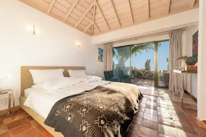 PABELLÓN DE MIRAMAR  Hideaway oasis against a dream backdrop - Image 5