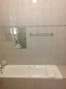 Lynns Guest House - Image 5