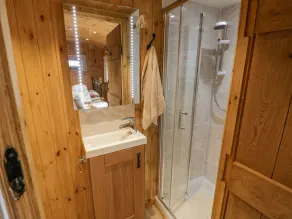 SHEPHERDS RETREAT, pet friendly, with a garden in Cleobury Mortimer - Image 3