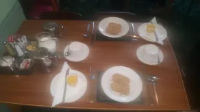 Gracelands Guest House - Image 2
