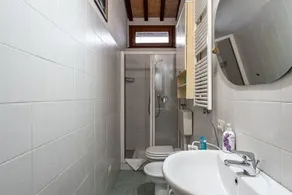 Cute One Bedroom Apartment in Florence Outside ZTL - Image 2