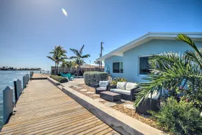 4/3 pool home-Best Boating Location, BEST Views & an amazing Oceanfront Property - Image 4